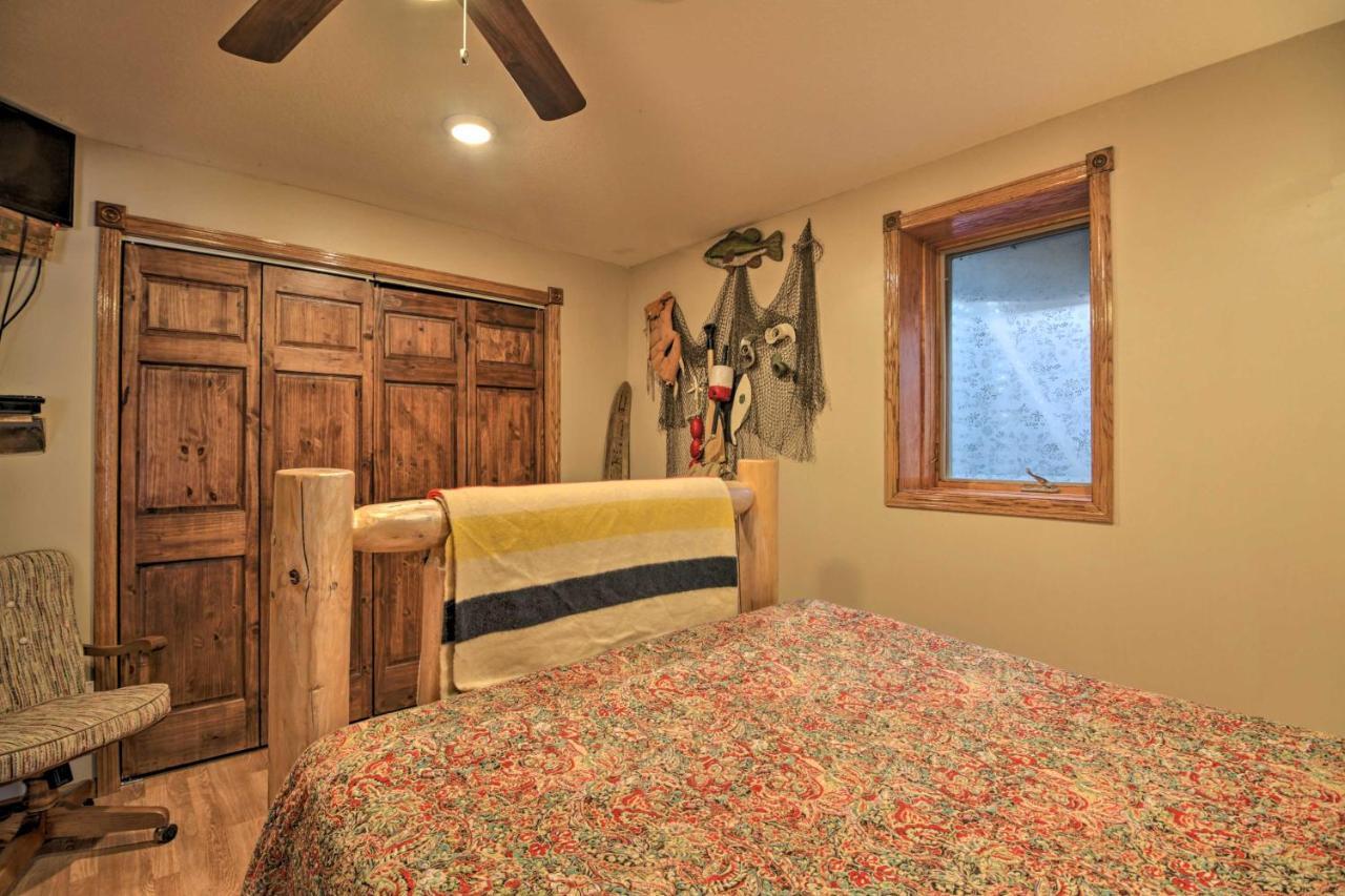Lakefront Deer River Apt With Dock, Fire Pit And Patio ภายนอก รูปภาพ